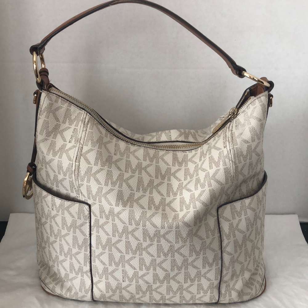 🚫SOLD on Ⓜ️ercari🚫Authentic Michael Kors Purse - Picture 2 of 16